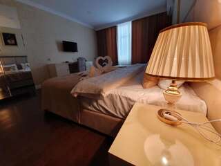 Отель El Royal Hotel Баку Двухместный номер Делюкс с 1 кроватью или 2 отдельными кроватями, вид на город-4