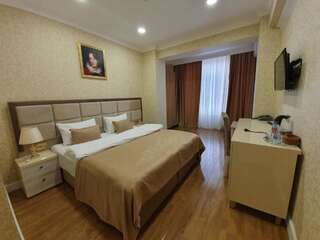 Отель El Royal Hotel Баку Двухместный номер Делюкс с 1 кроватью или 2 отдельными кроватями, вид на город-10